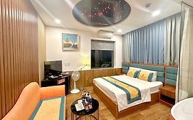 Love Hotel Hoc Mon